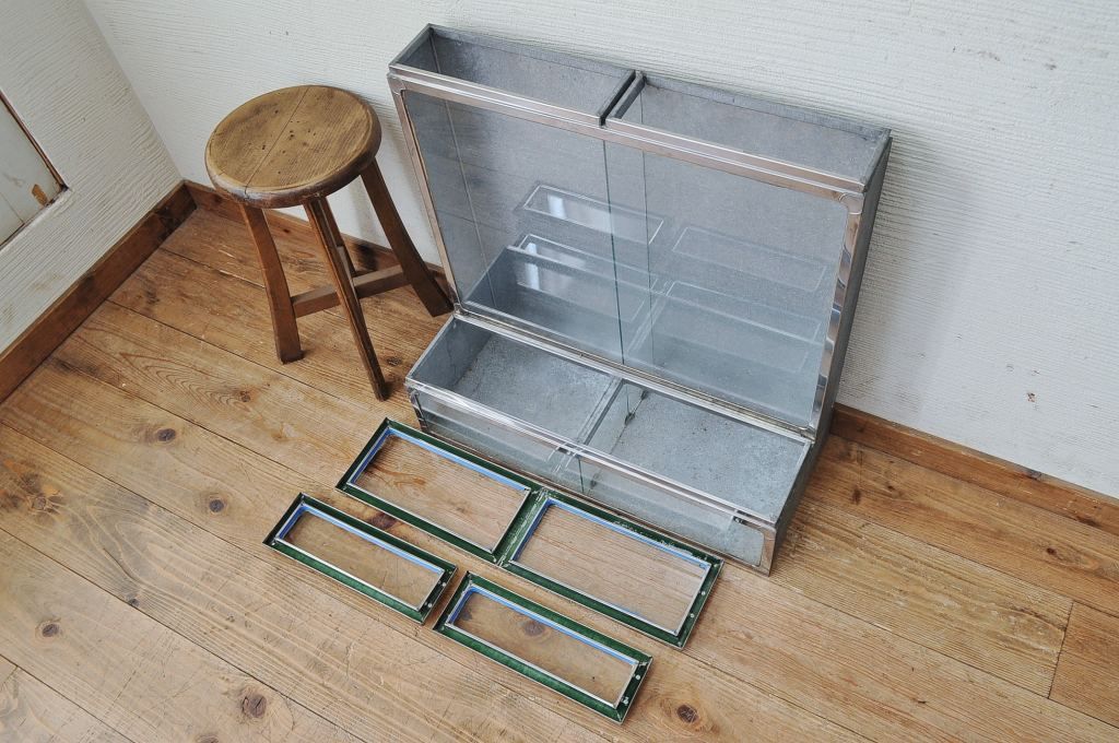 アンティーク家具　珍品!古いブリキのガラスケース4