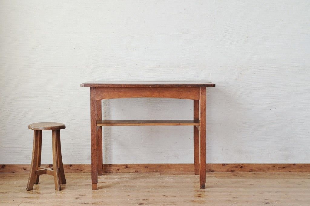 ★古い雑貨屋のレトロな作業台