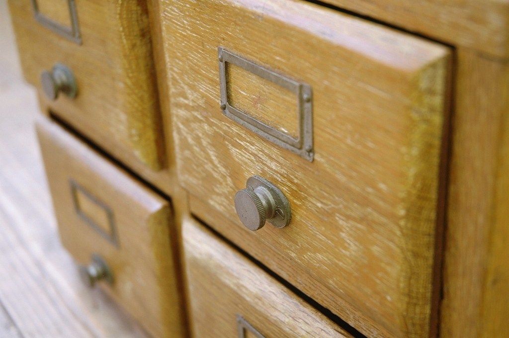 アンティーク家具　古いナラ材の小さなカードケース(図書館、図書室)