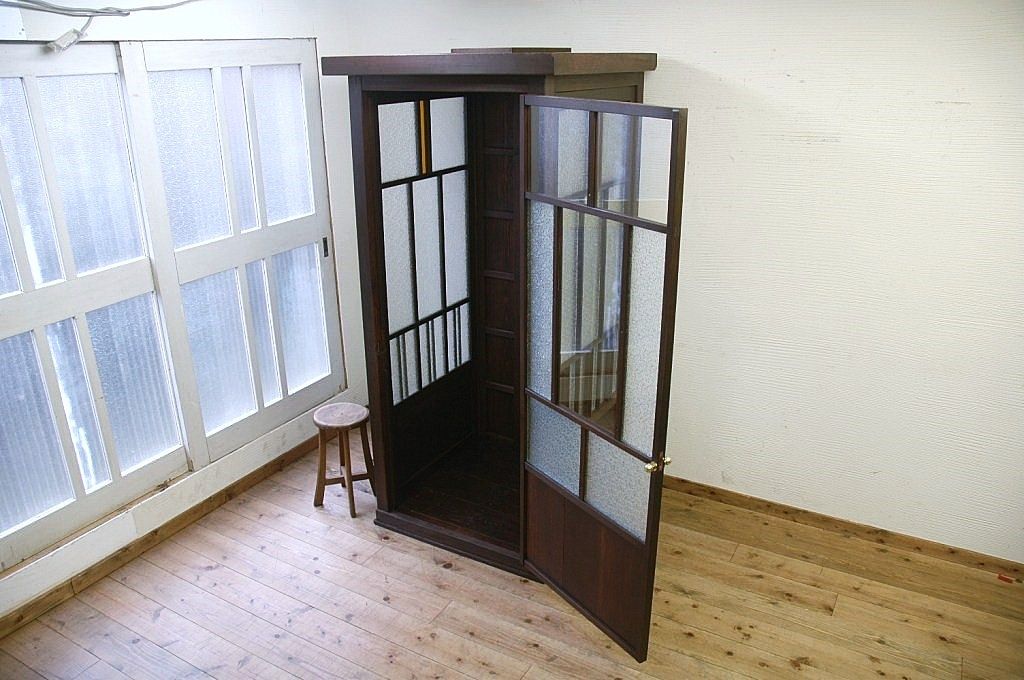 アンティーク雑貨　極上美品!古い色ガラス入りの電話ボックス