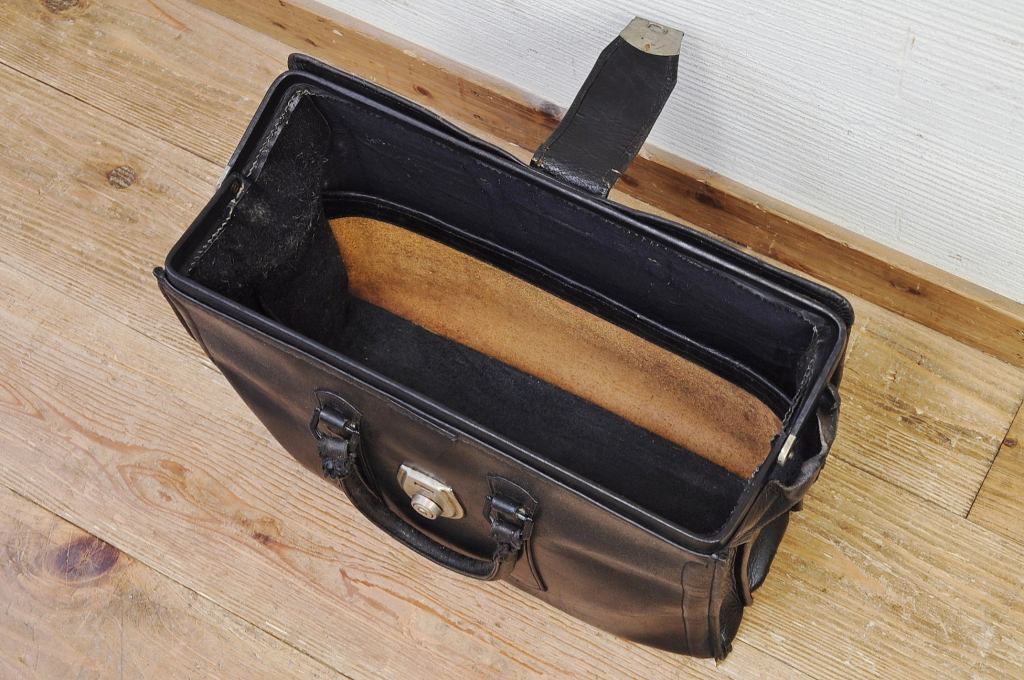アンティーク雑貨　極上美品!状態の良い古いドクターバック2