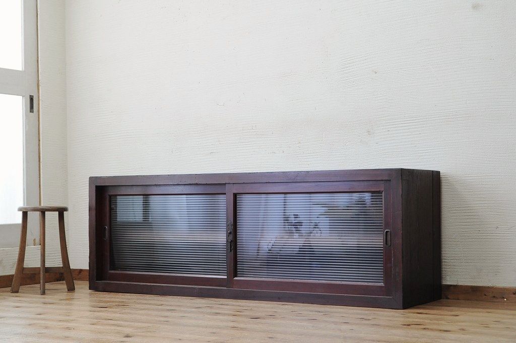 アンティーク家具　古い木のモールガラスローボード2