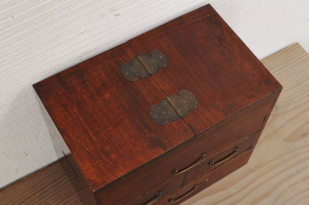 アンティーク家具　総栗材!漆の綺麗な時代引き出し箱(化粧箱)