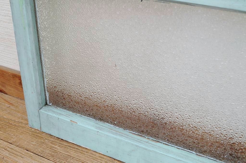 ペンキの剥げたダイヤガラス引き戸2枚セット(窓)