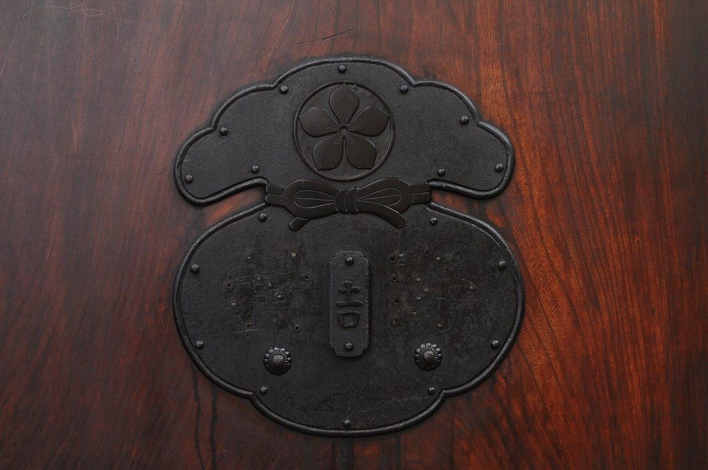 板戸 | 骨董店 のびる 古美術 骨董 和風建具 蔵戸 買取のご相談