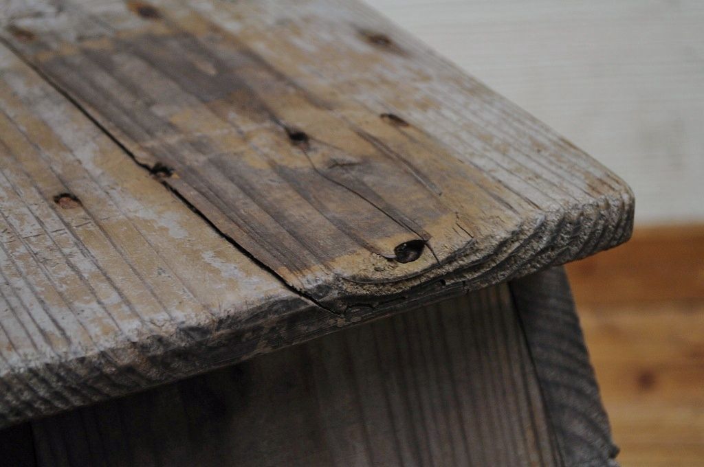 アンティーク雑貨　古い木味の踏み台