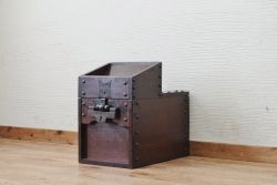 アンティーク雑貨　明治〜大正時代　松材の升付き銭箱(錠前付)