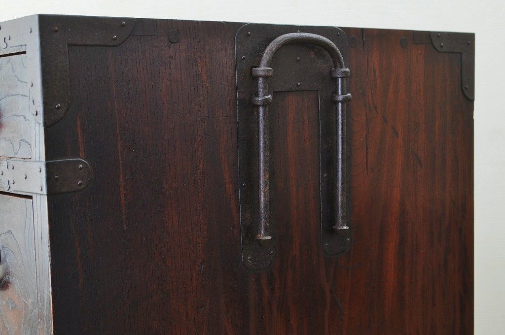 アンティーク家具　三方欅の木目の素晴らしい大振りな帳場箪笥