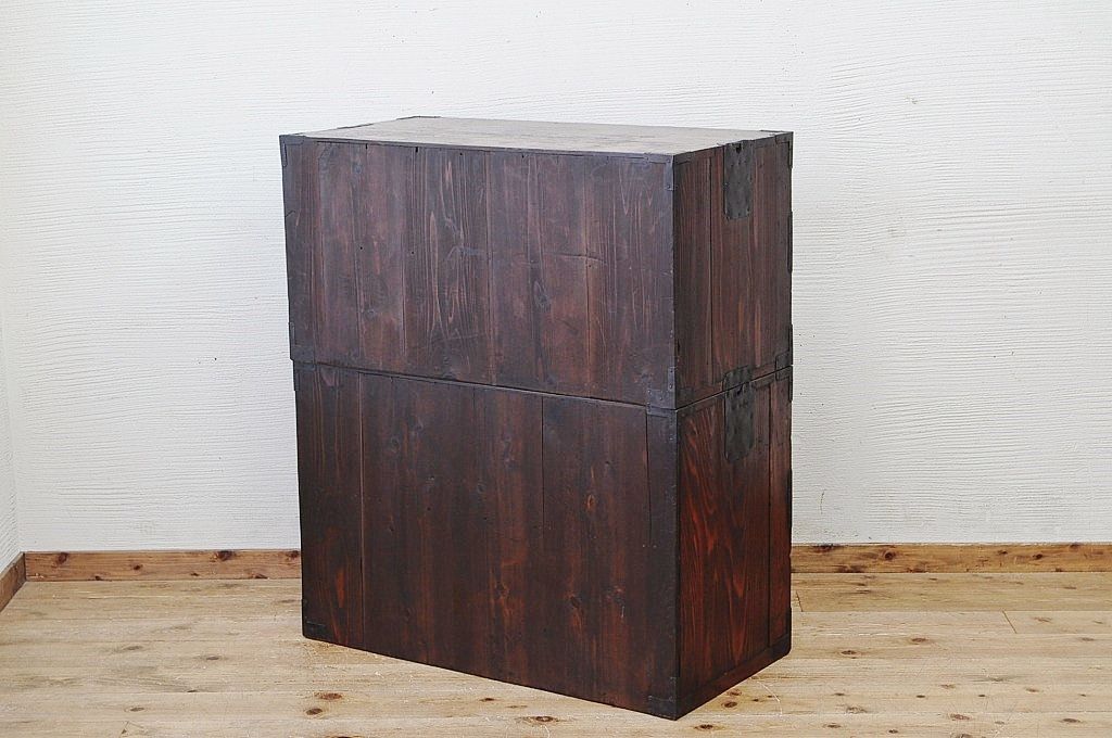 アンティーク家具　極上!前面欅の金具の細工が素晴らしい相馬箪笥