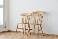 中古　イギリス製　しっかりとした椅子2脚セット1