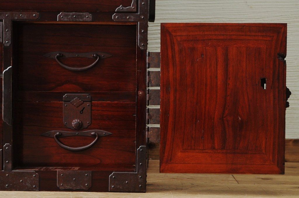 極上美品!漆の綺麗な上手二本松箪笥