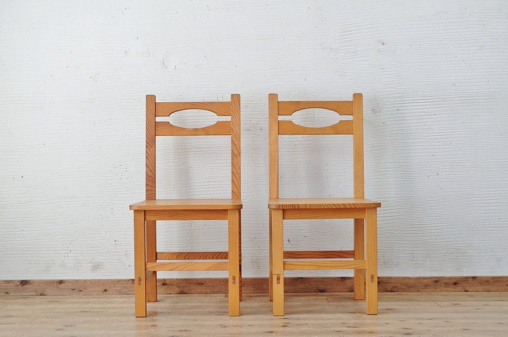 アンティーク家具　1960年代　パイン材のシンプルな椅子2脚セット