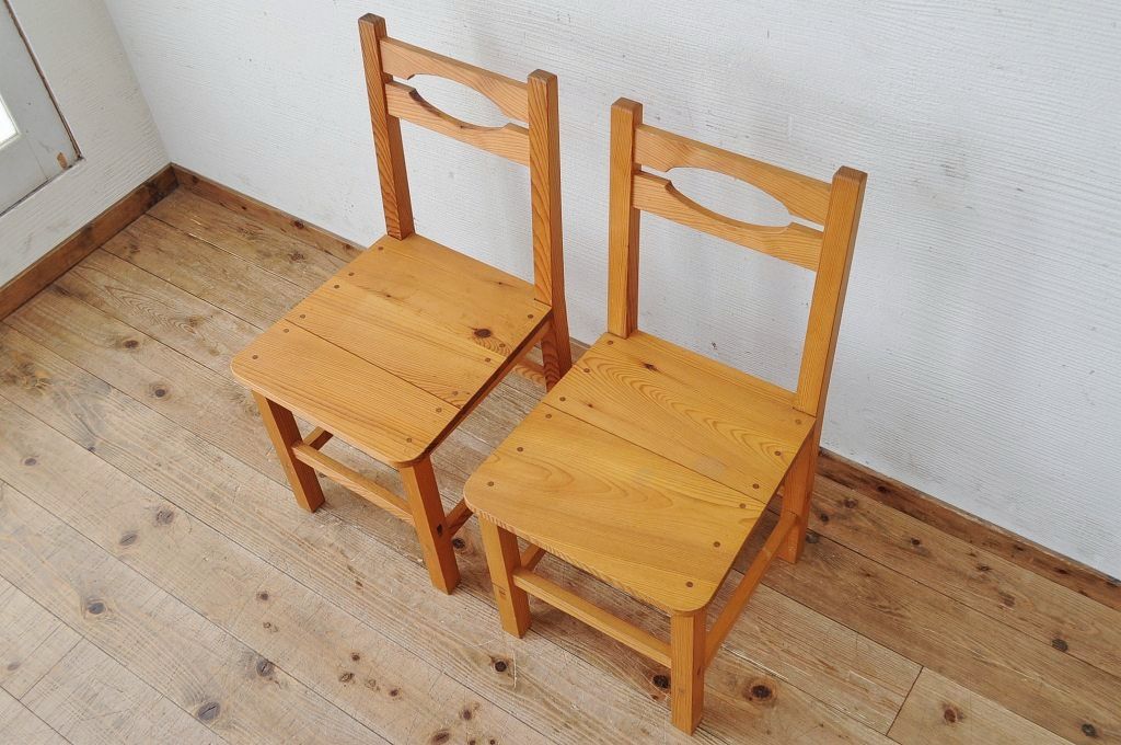 アンティーク家具　1960年代　パイン材のシンプルな椅子2脚セット