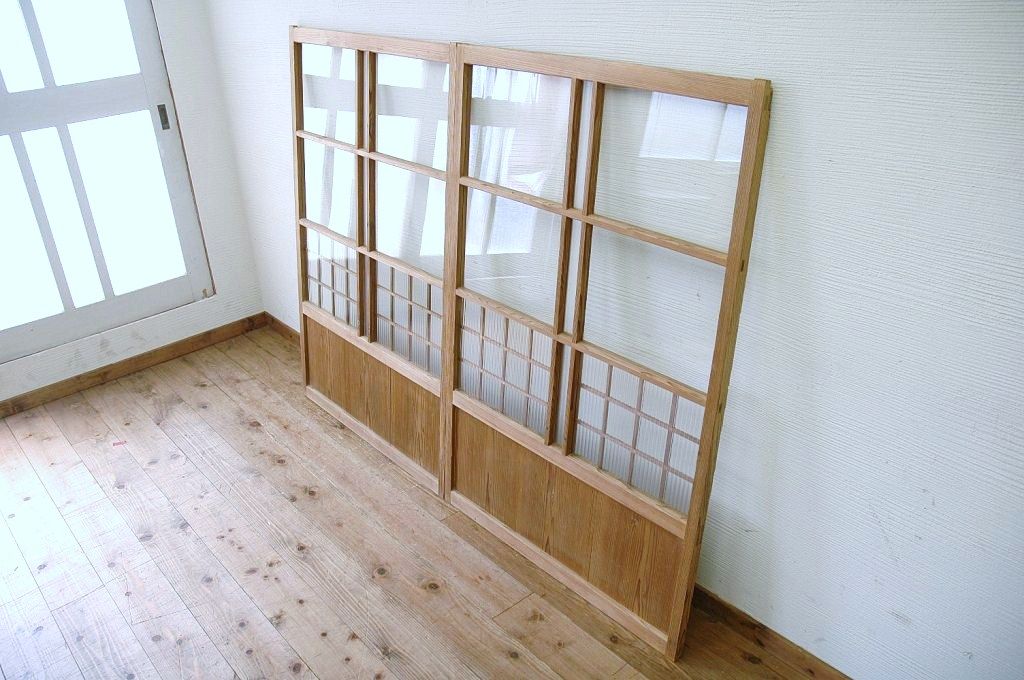 珍品!古い木味のモールガラス引き戸2枚組