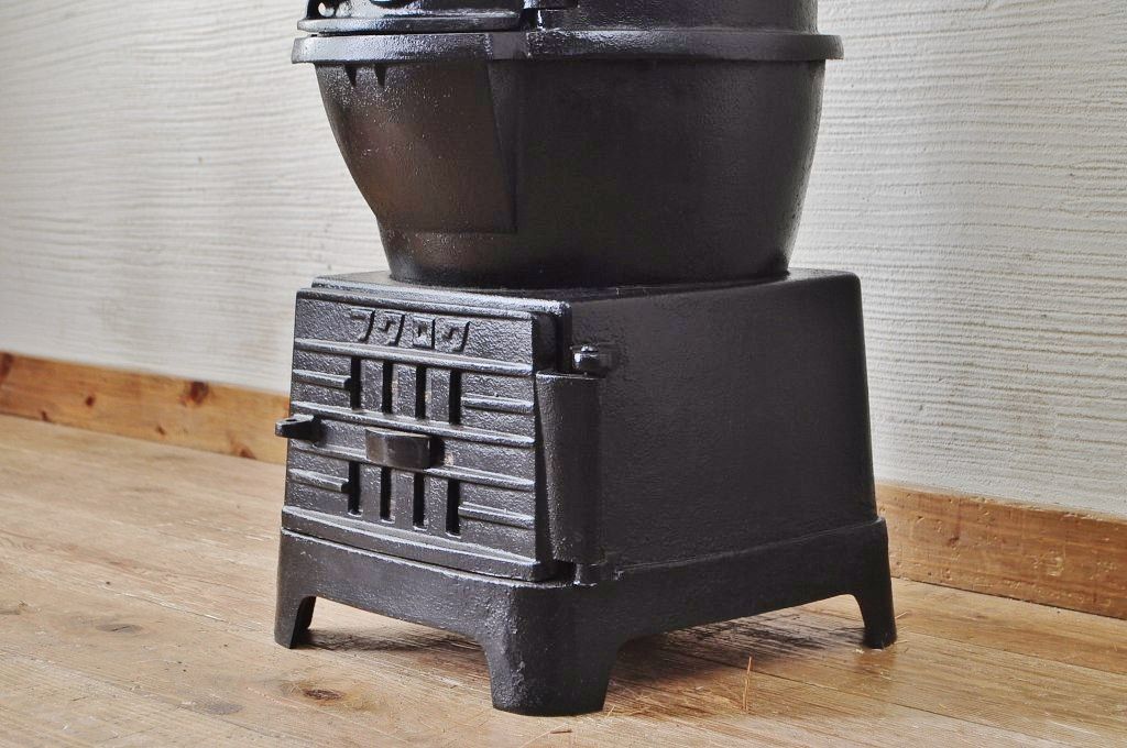 アンティーク雑貨　美品!!古い鋳物ストーブ(2)(フクロク)