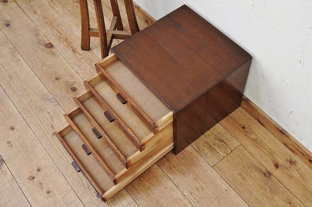 レトロ家具　古い木のレトロな小引き出し