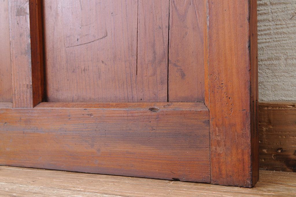 古い木のシンプルな無垢材ドア5