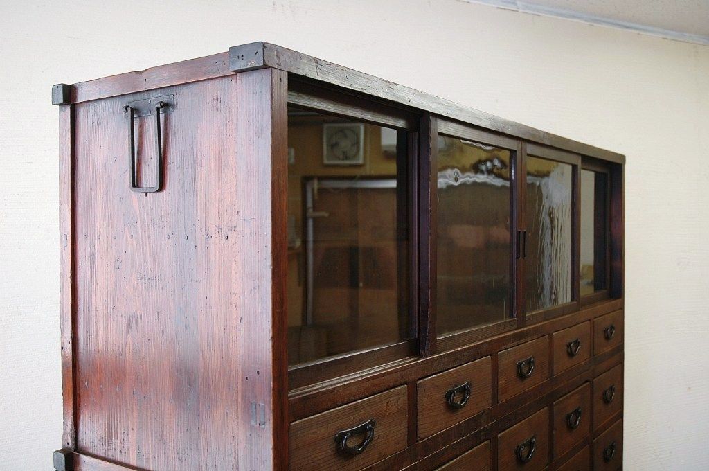 アンティーク家具　重厚!古い薬屋の大きな薬箪笥