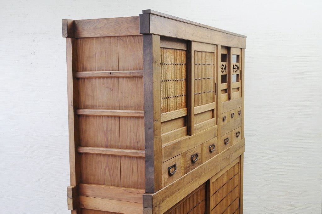 アンティーク家具　特注品　前面総桜材の希少な水屋箪笥