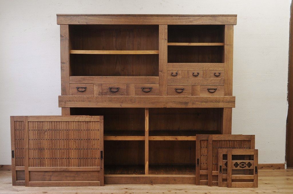 アンティーク家具　特注品　前面総桜材の希少な水屋箪笥