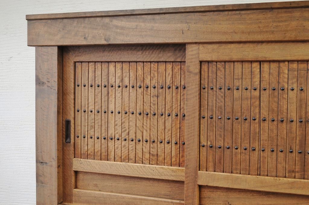 アンティーク家具　特注品　前面総桜材の希少な水屋箪笥