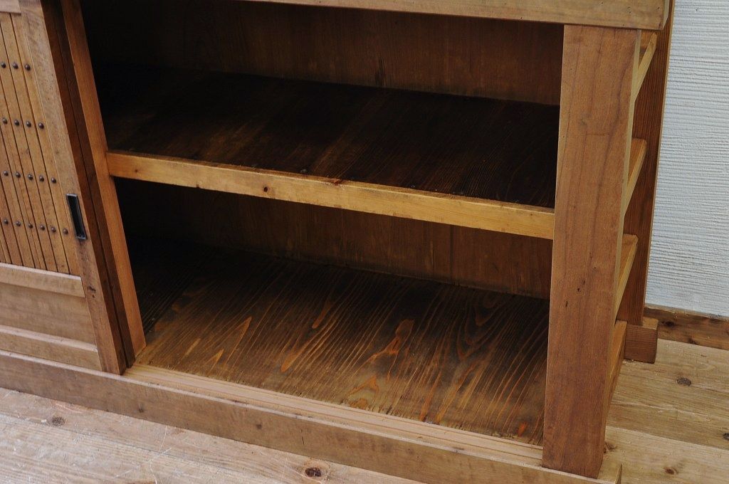 アンティーク家具　特注品　前面総桜材の希少な水屋箪笥