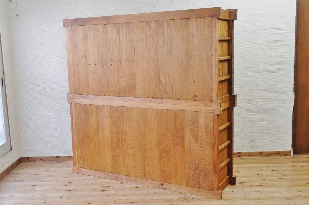 アンティーク家具　特注品　前面総桜材の希少な水屋箪笥
