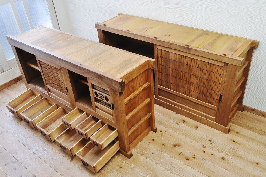 アンティーク家具　特注品　前面総桜材の希少な水屋箪笥