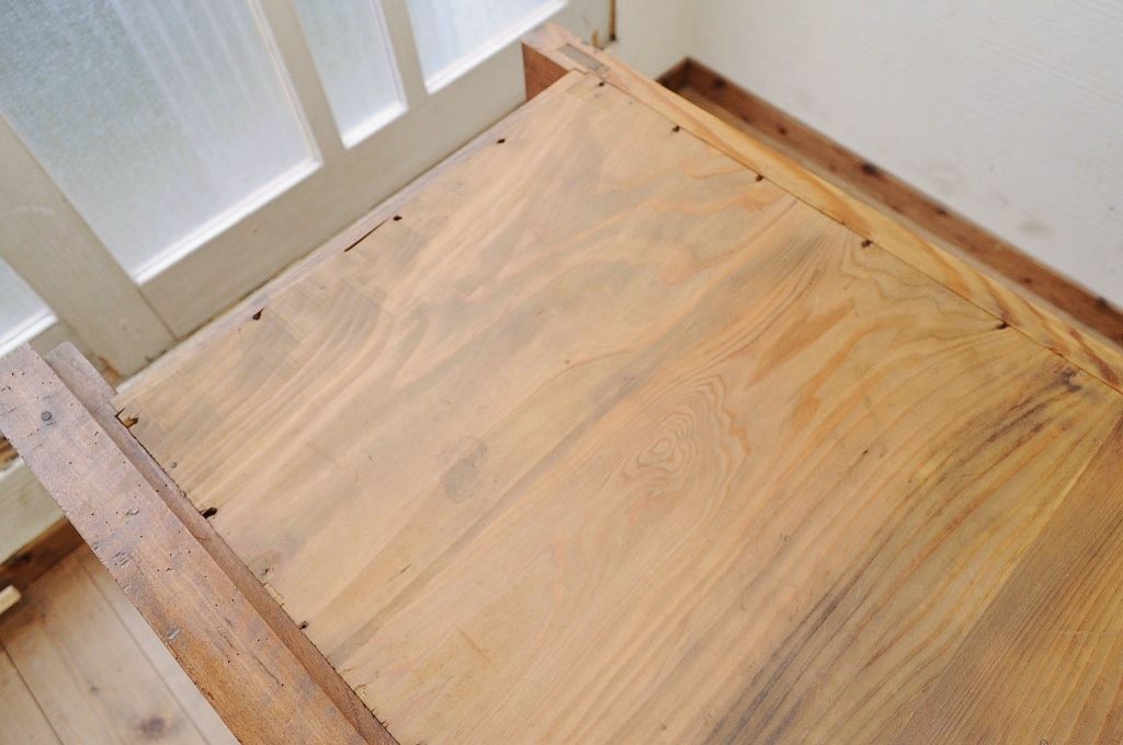 アンティーク家具　特注品　前面総桜材の希少な水屋箪笥