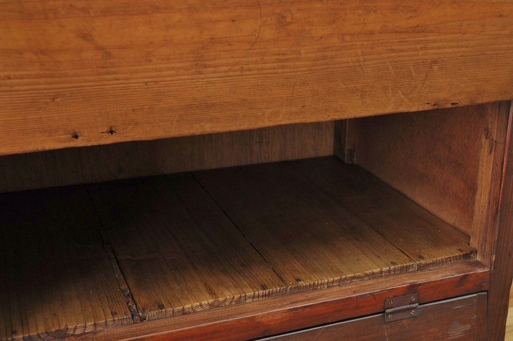 アンティーク家具　素敵なデザイン!大きなパタパタ下駄箱
