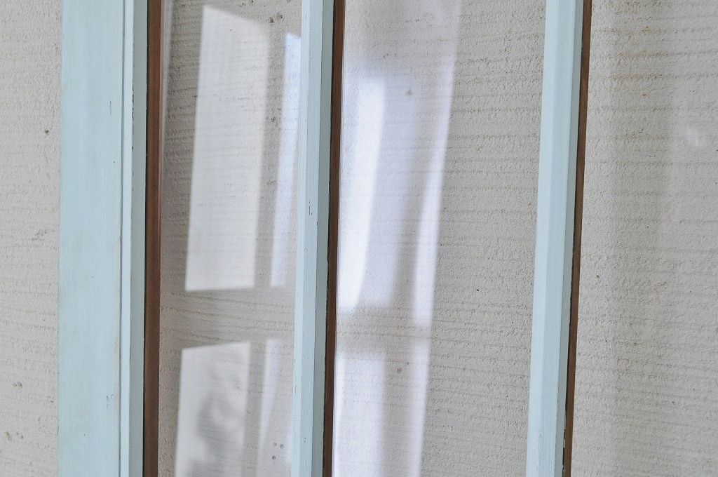 素敵な雰囲気!ガラスのドアノブのレトロなガラスドア