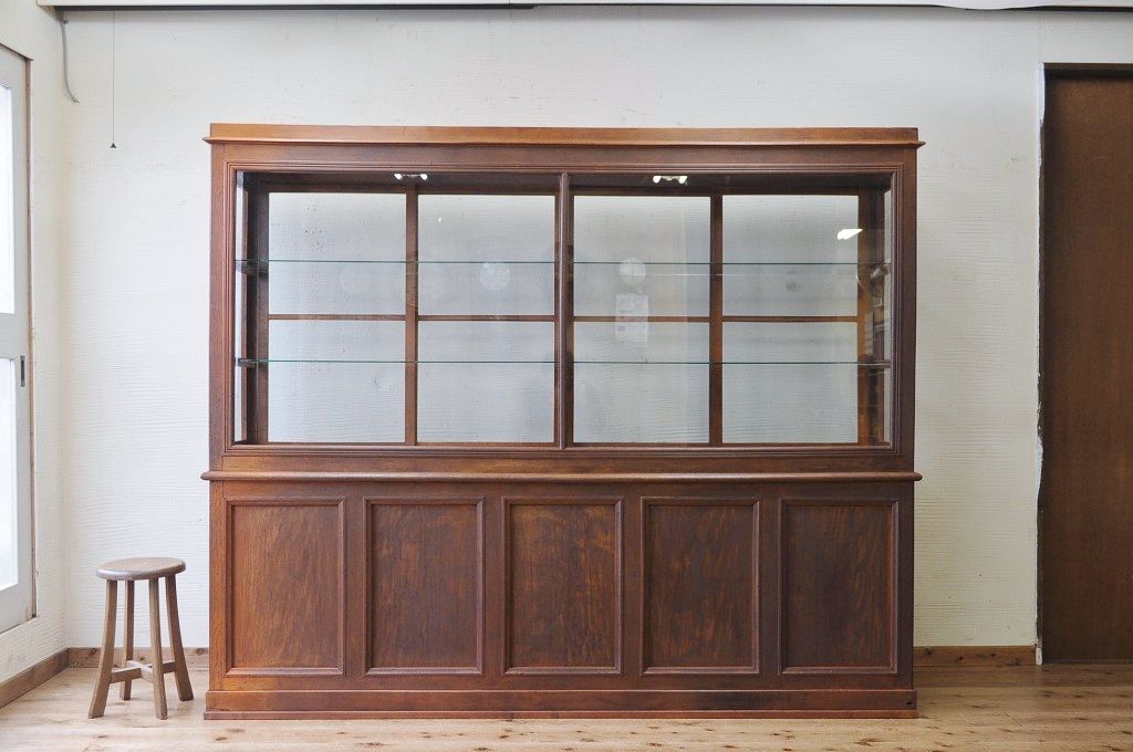 アンティーク家具　特大!古い洋品店の2段重ねガラスケース(飾り棚)