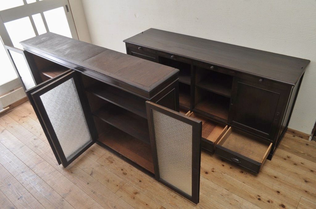 アンティーク家具　総楢材!古いお屋敷の上質な作業台付食器棚
