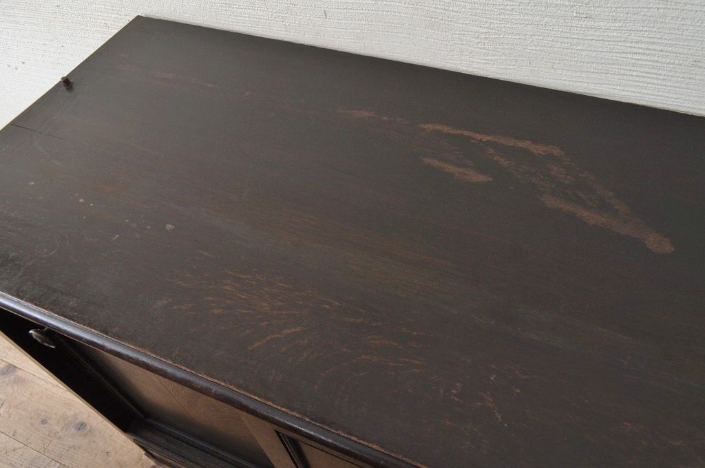 アンティーク家具　総楢材!古いお屋敷の上質な作業台付食器棚