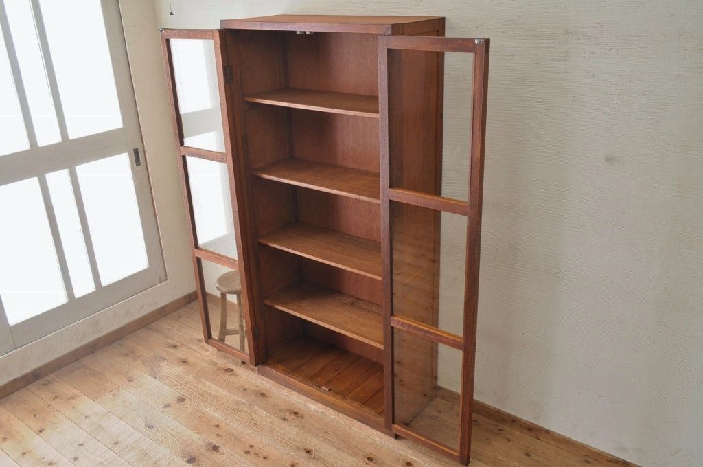 アンティーク家具　古い木のシンプルな本箱(収納棚)