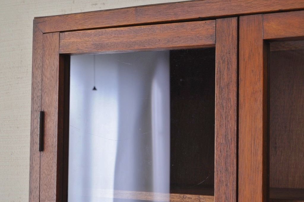アンティーク家具　古い木のシンプルな本箱(収納棚)