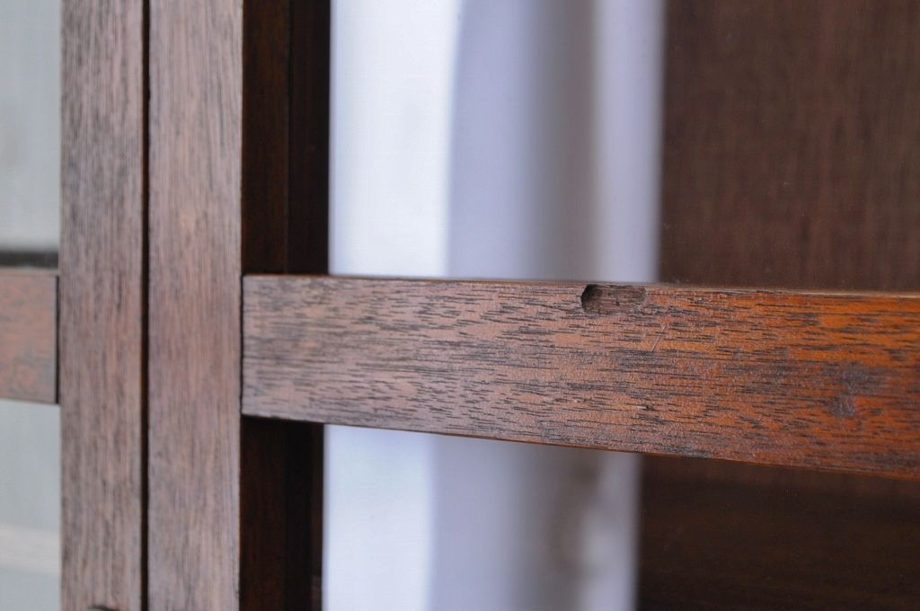 アンティーク家具　古い木のシンプルな本箱(収納棚)