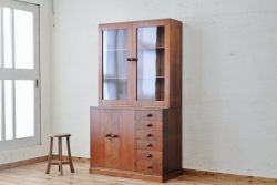 アンティーク家具　1950年頃のミッドセンチュリーカップボード(食器棚)