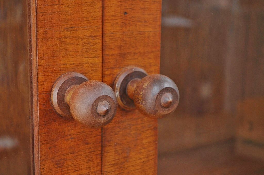 アンティーク家具 1950年頃のミッドセンチュリーカップボード