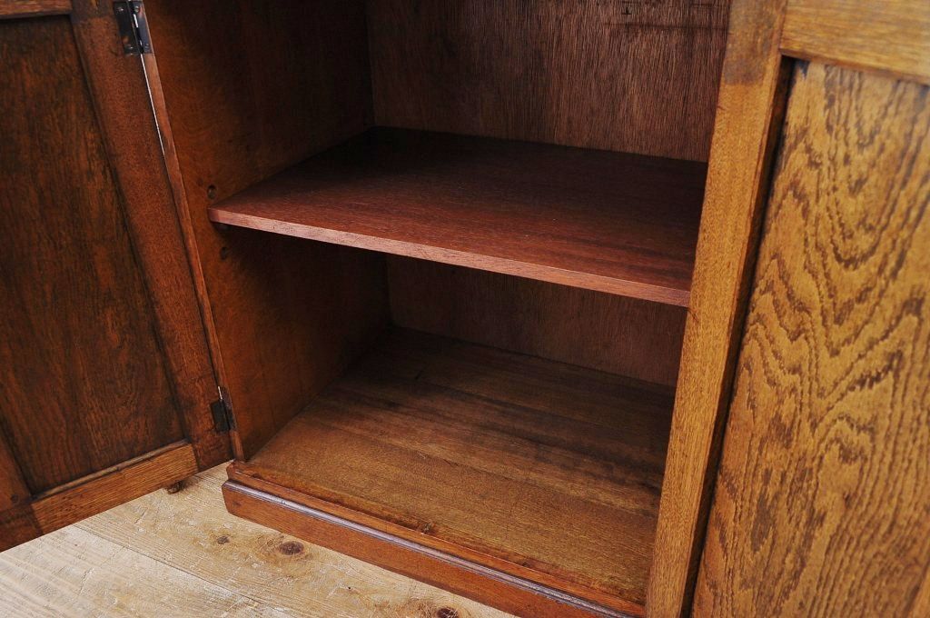 アンティーク家具　1950年頃のミッドセンチュリーカップボード(食器棚)