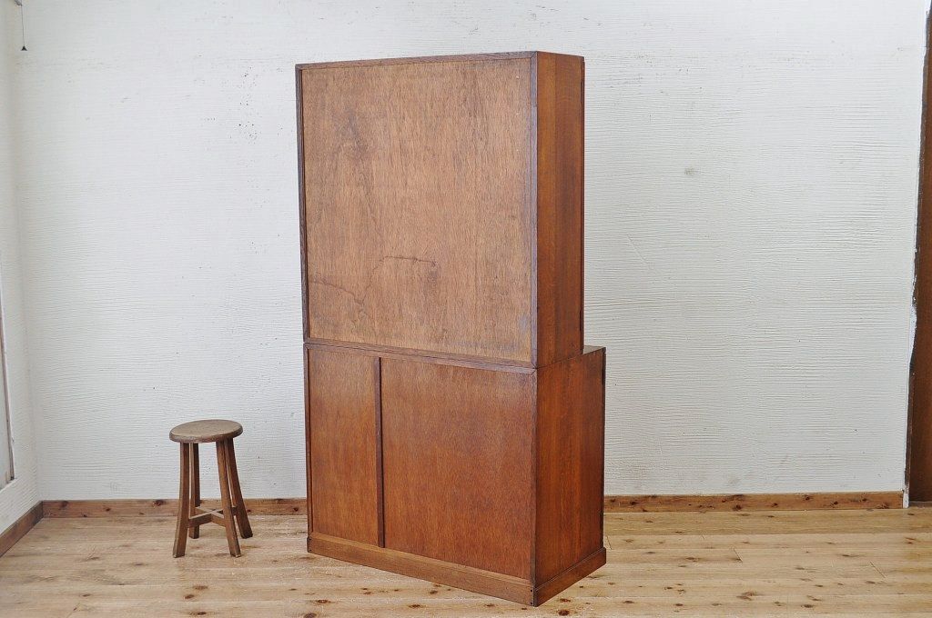 アンティーク家具　1950年頃のミッドセンチュリーカップボード(食器棚)