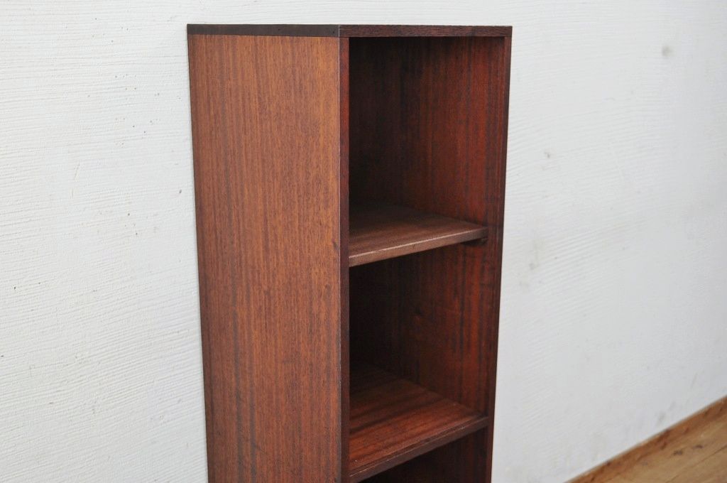 アンティーク家具　★古い木のシンプルな飾り棚(本棚)