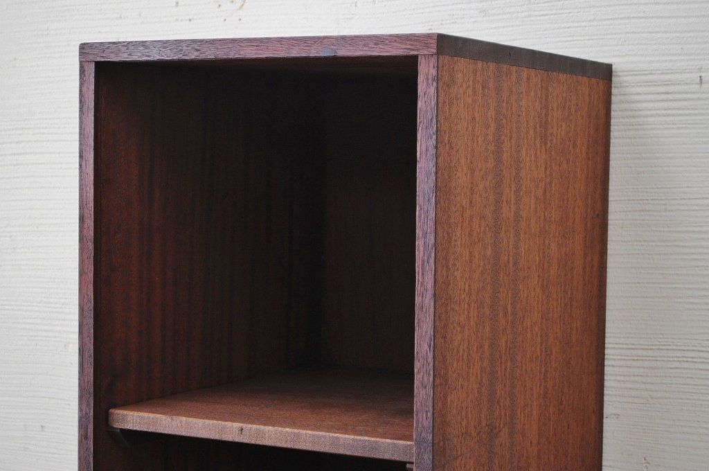 アンティーク家具　★古い木のシンプルな飾り棚(本棚)