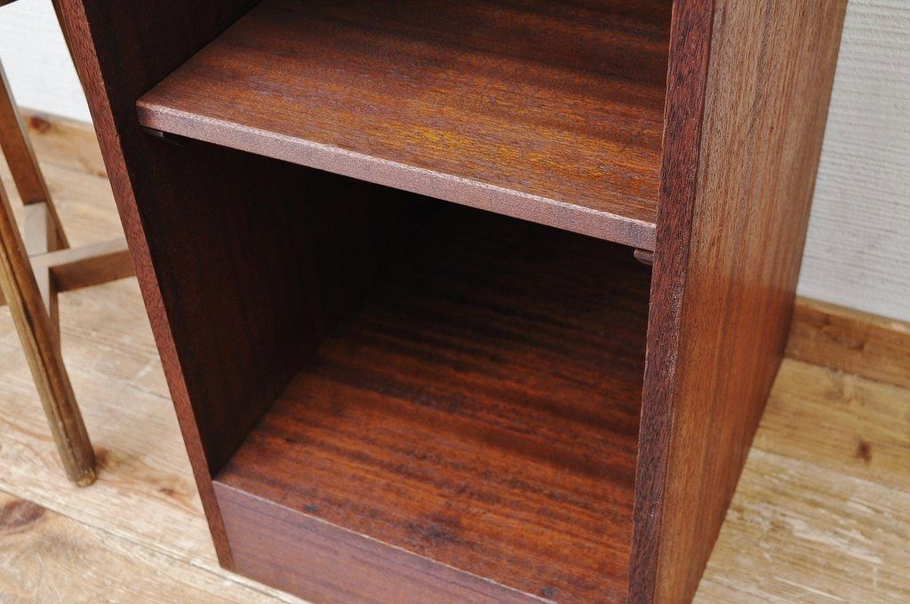 アンティーク家具　★古い木のシンプルな飾り棚(本棚)