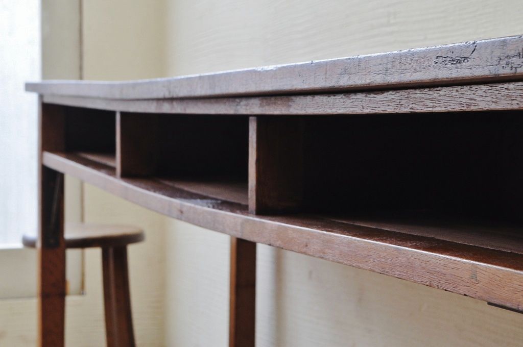 アンティーク家具　古いナラ材の横長作業台(机)1