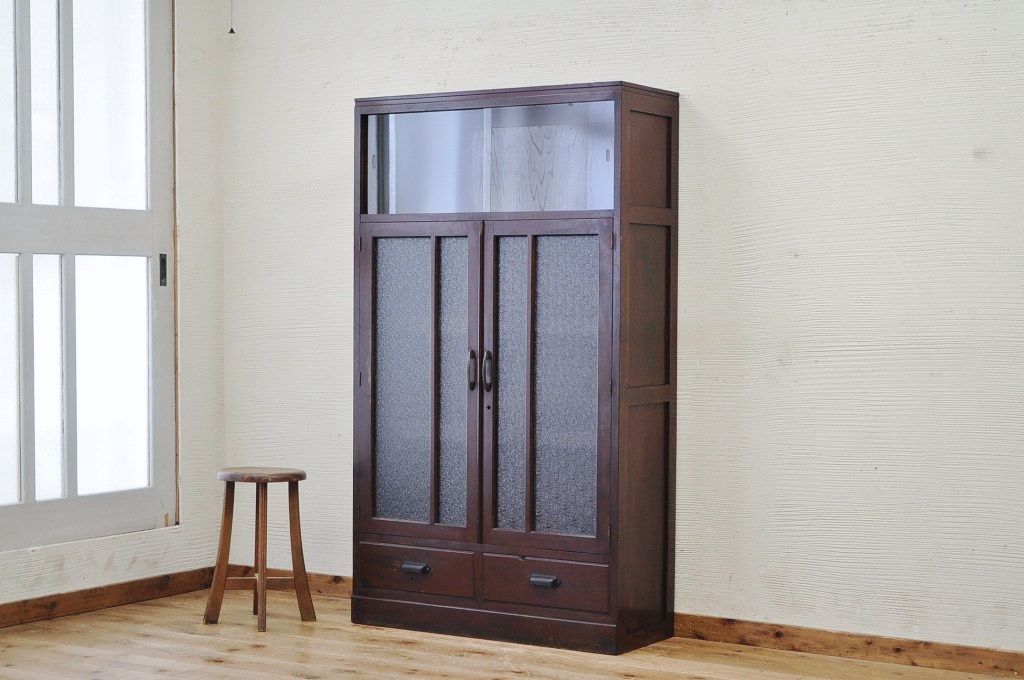 アンティーク家具　訳あり品　大振りなダイヤガラス本箱