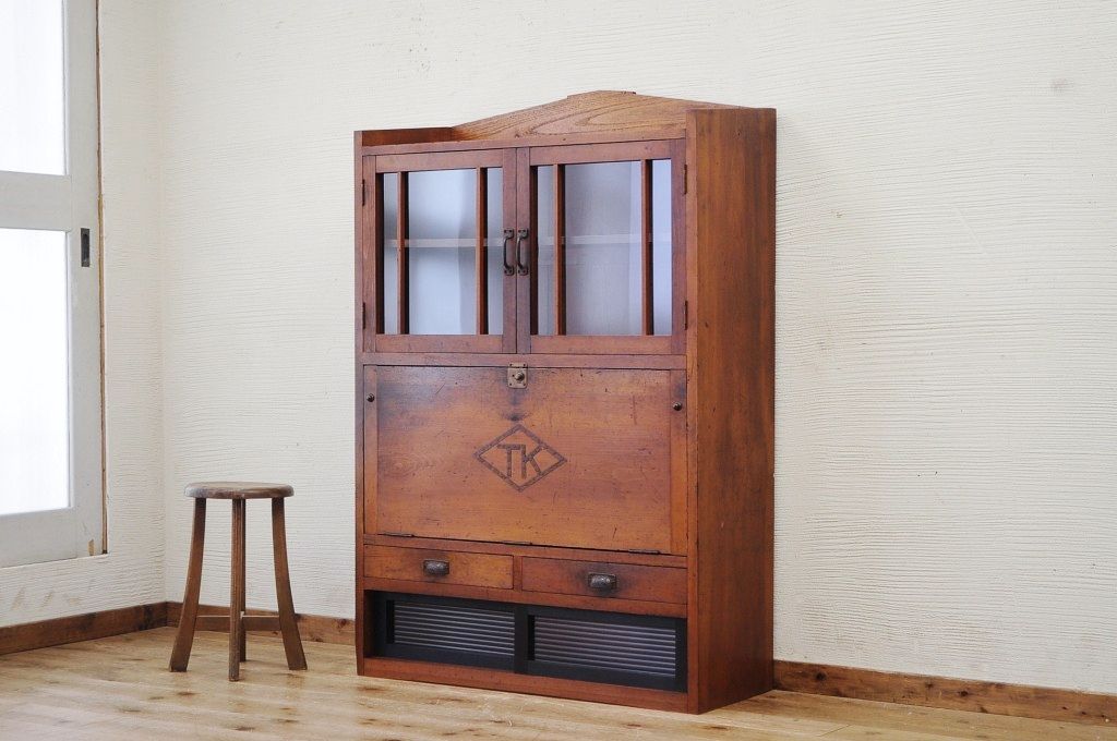 アンティーク家具　古い木の大振りなライティングビューロー
