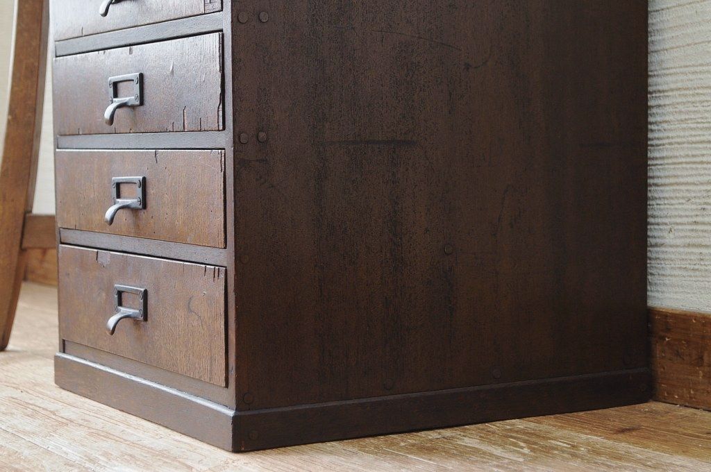 アンティーク家具　古い木のネームプレート付き小引き出し