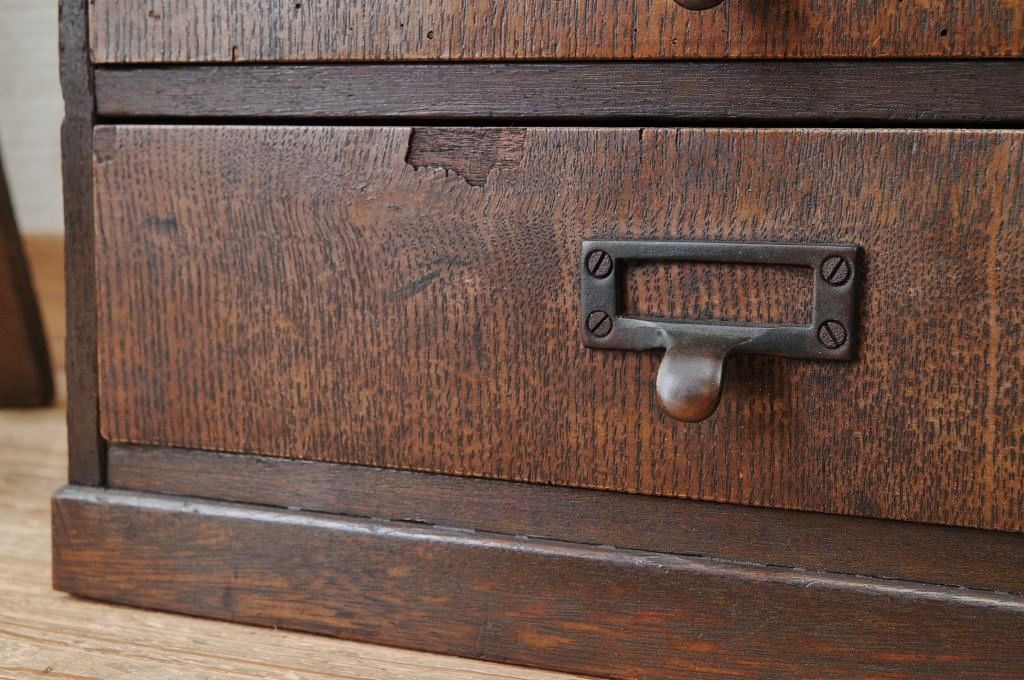 アンティーク家具　古い木のネームプレート付き小引き出し