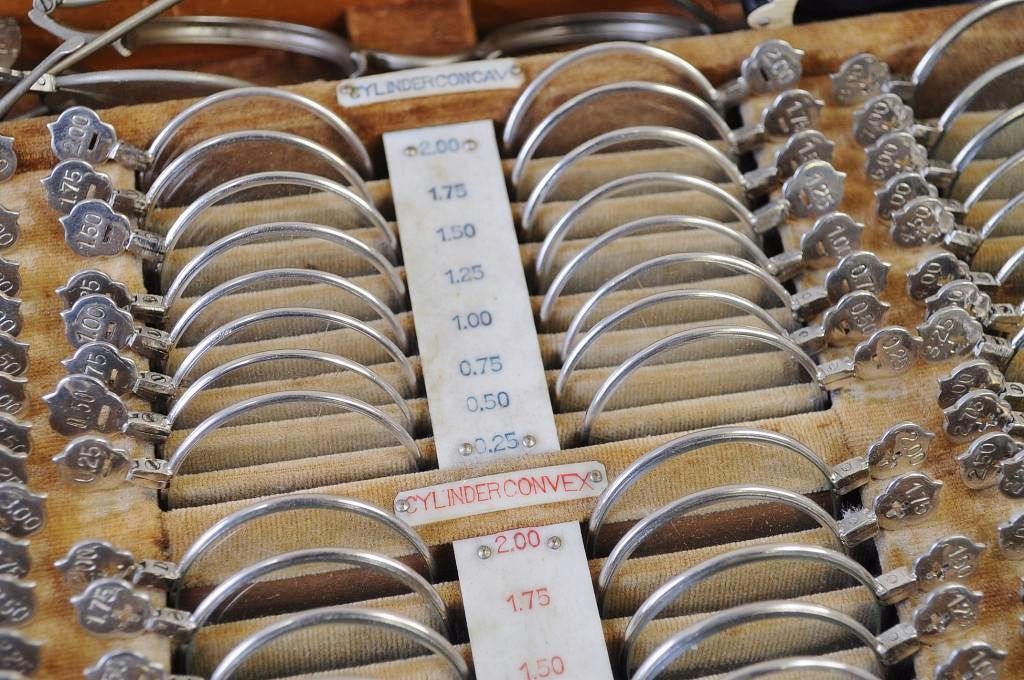 アンティーク雑貨　古い検眼セット